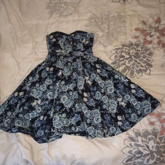 Floral dress - Picture 2 of 3